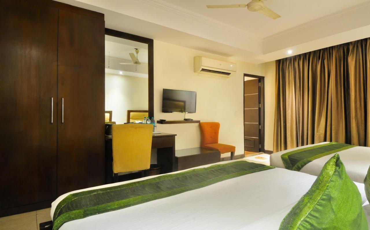 Hotel Aura @Airport Nueva Delhi Exterior foto