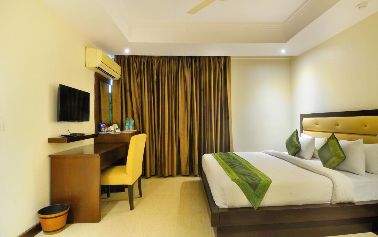 Hotel Aura @Airport Nueva Delhi Exterior foto
